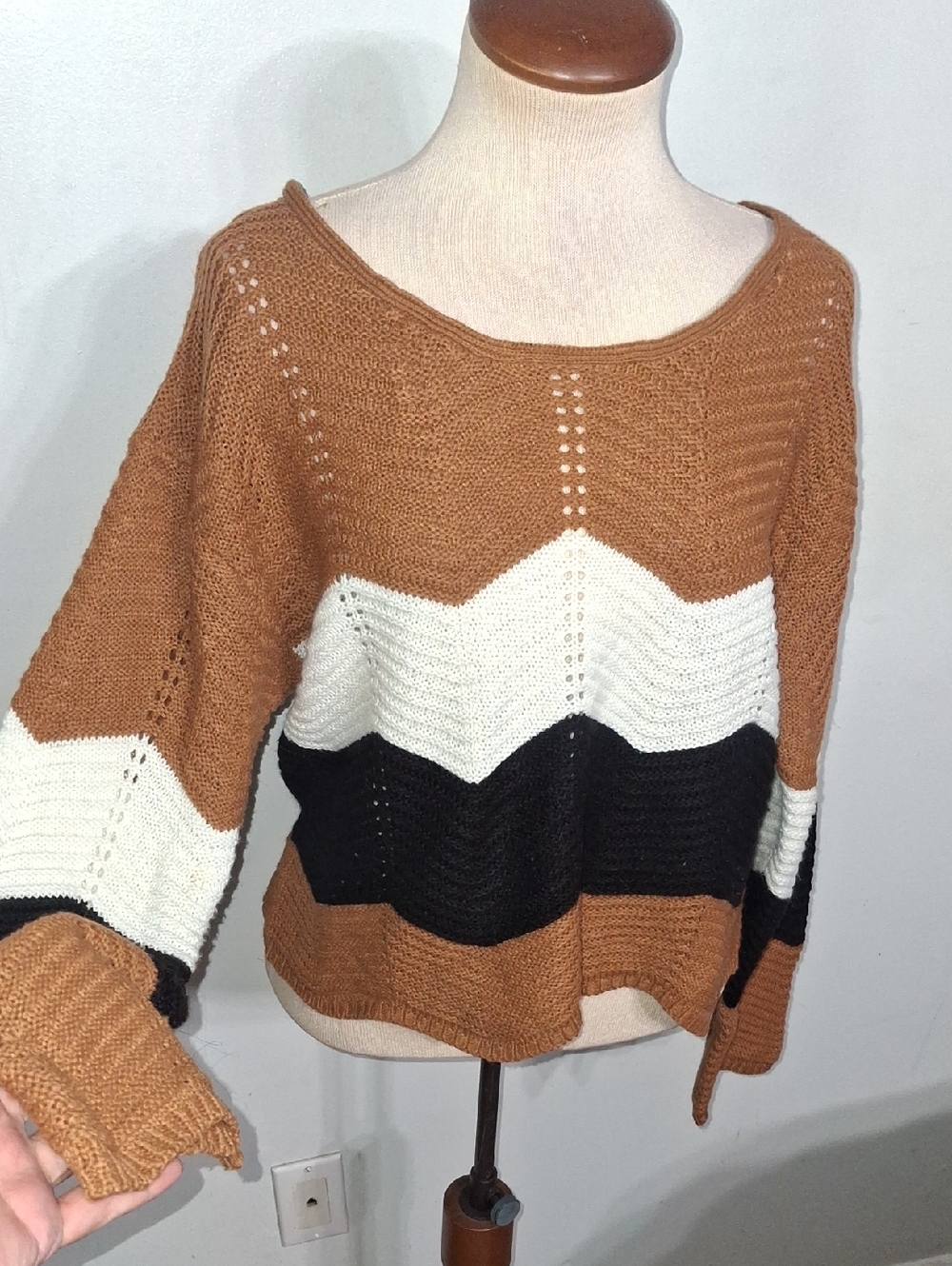 Off-Shoulder Chevron Knit Sweater in Brown, White & Black/ W Sz Large